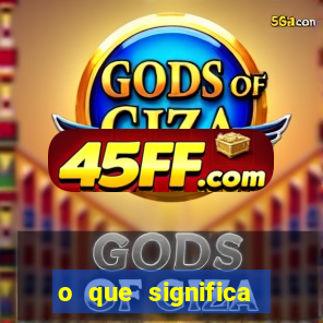 o que significa quando a luz acende sozinha